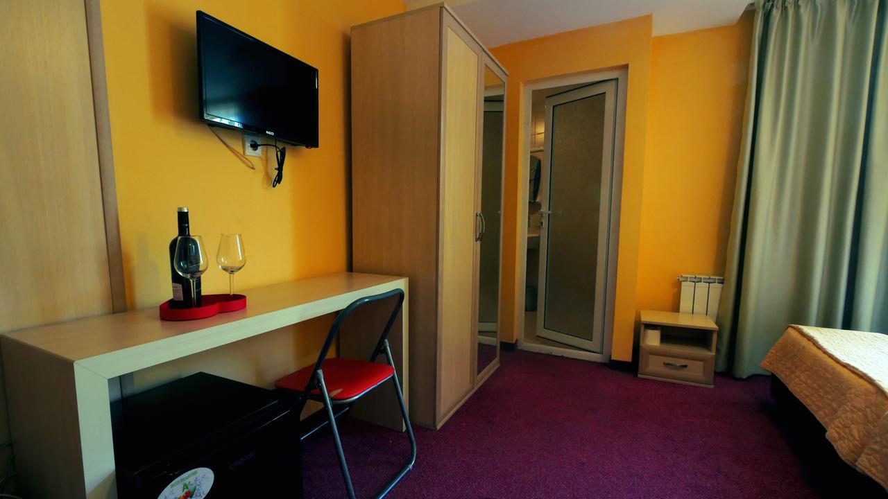 Hotel Alabin Central Sofia Exteriör bild