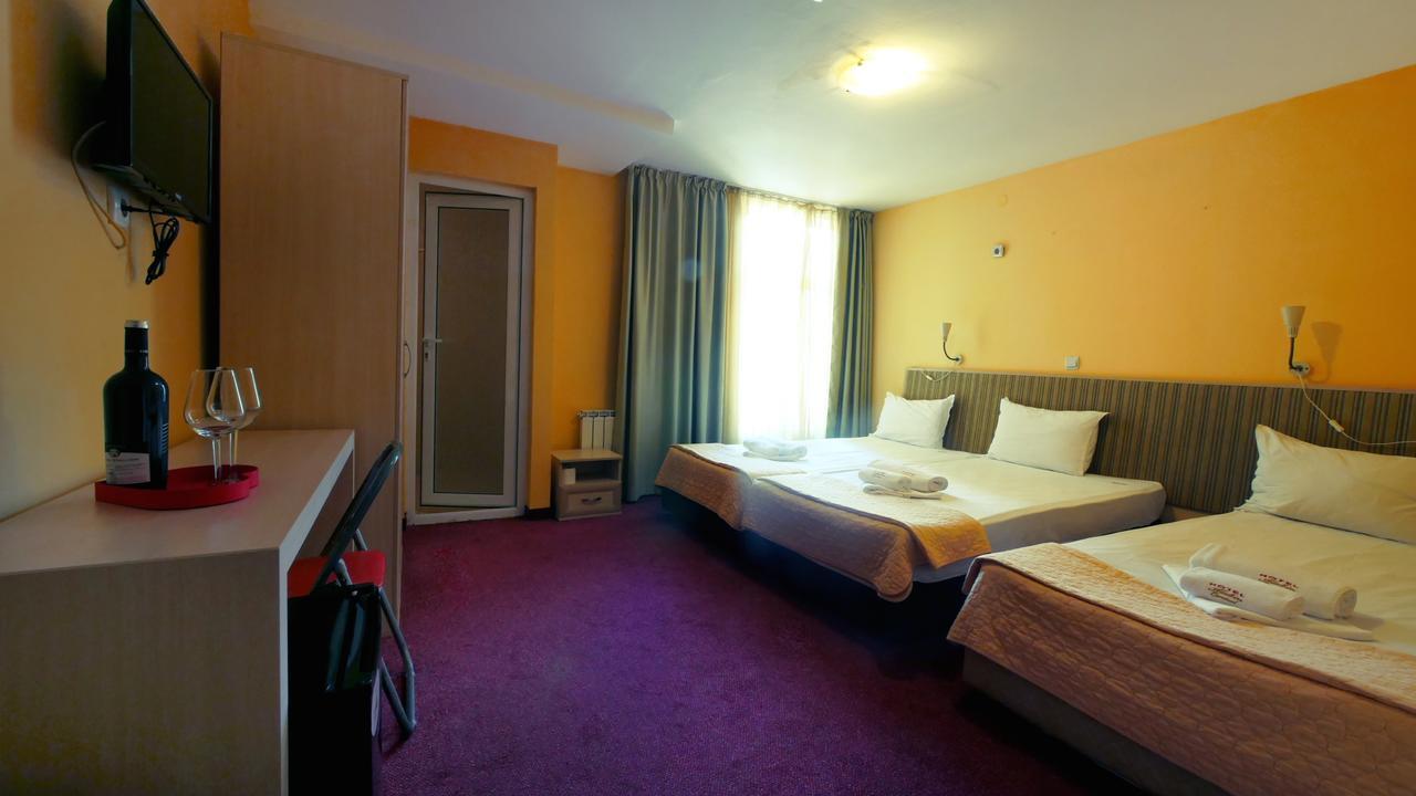 Hotel Alabin Central Sofia Exteriör bild