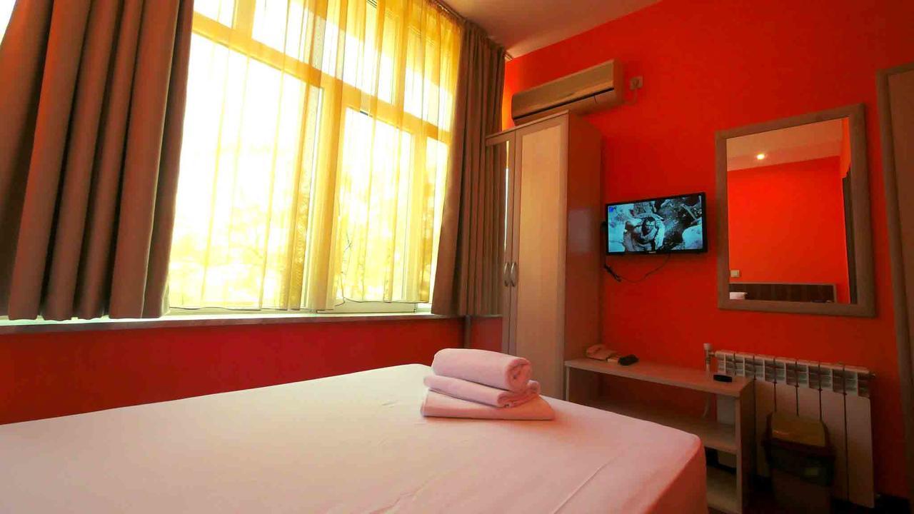 Hotel Alabin Central Sofia Exteriör bild